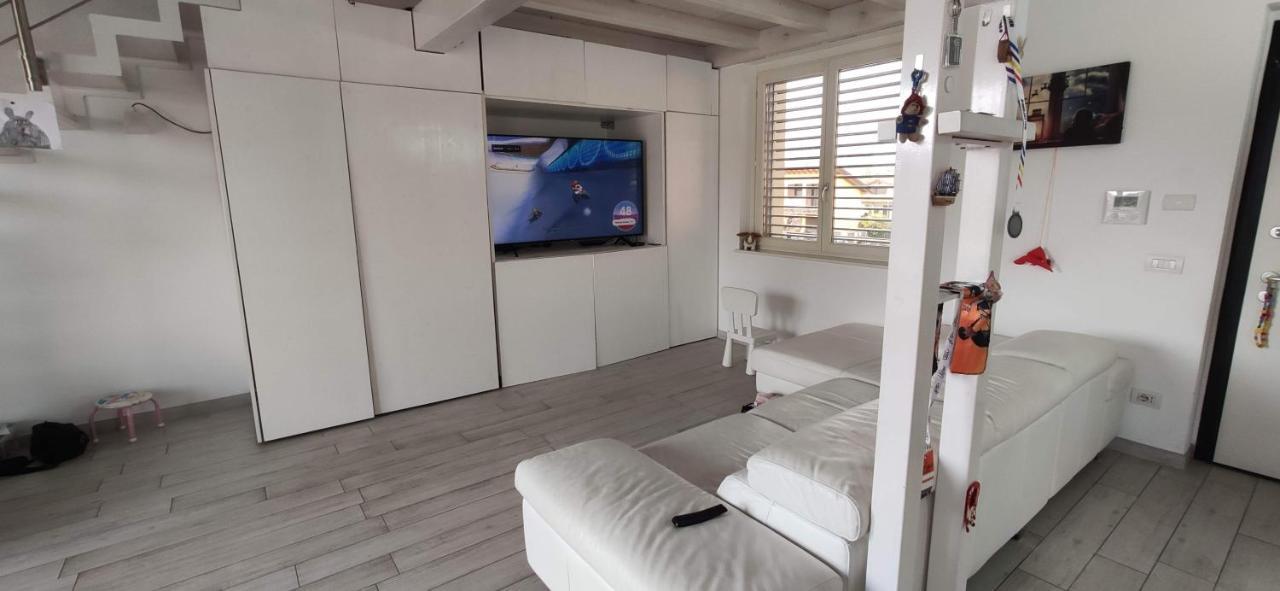 Charme Lake Loft Ispra Exterior foto